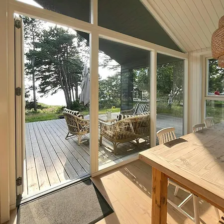 Tatil Evi Idyllic View To The Fjord From