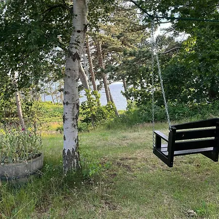 Hébergement de vacances Idyllic View To The Fjord From