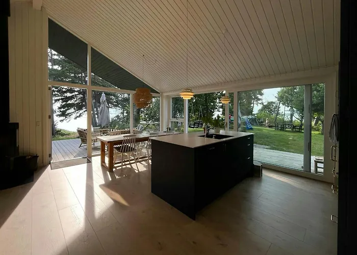 Дом отдыха Idyllic View To The Fjord From Jaegerspris