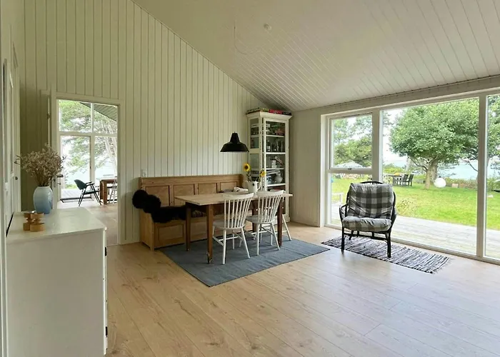 Дом отдыха Idyllic View To The Fjord From Jaegerspris